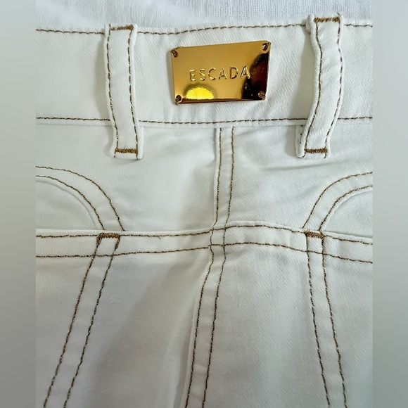 Escada White Pants 38 US 6 Ankle Slim Fit Stretch Gold Button Designer Trousers - Picture 7 of 13